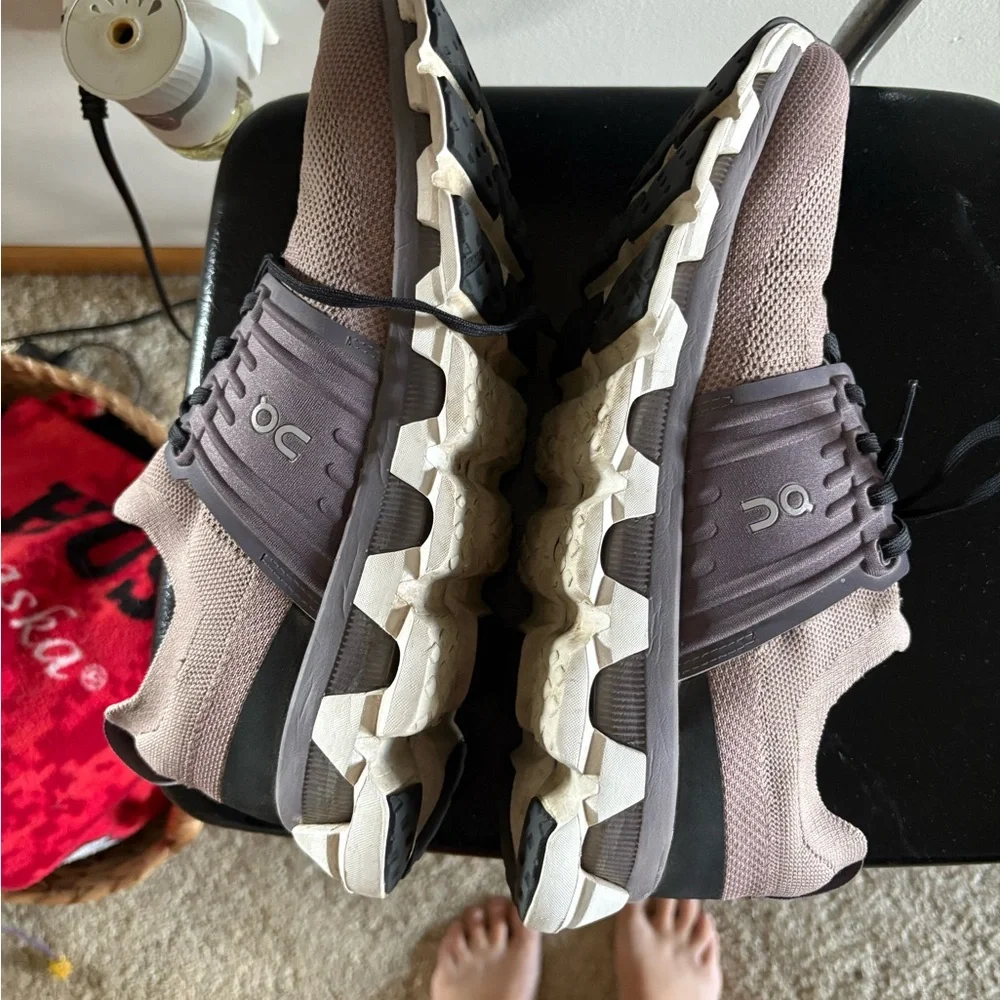 On Running Mauve and Charcoal Sneakers - Picture 2 of 3